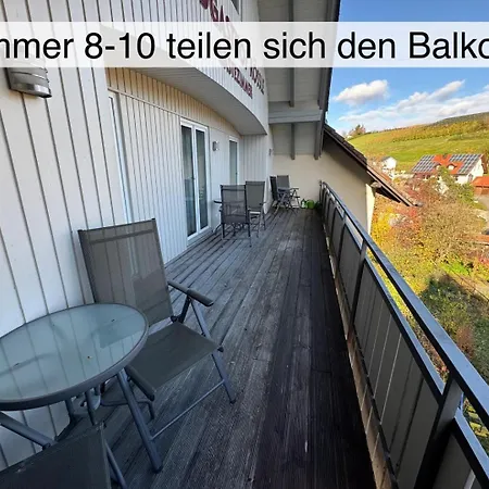 Landgasthof Roessle 호텔 *