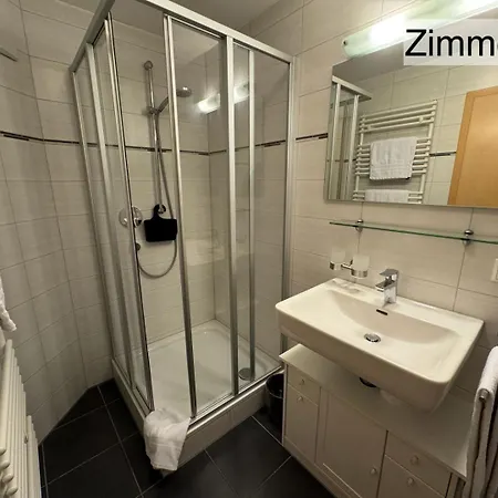 Landgasthof Roessle 호텔 *